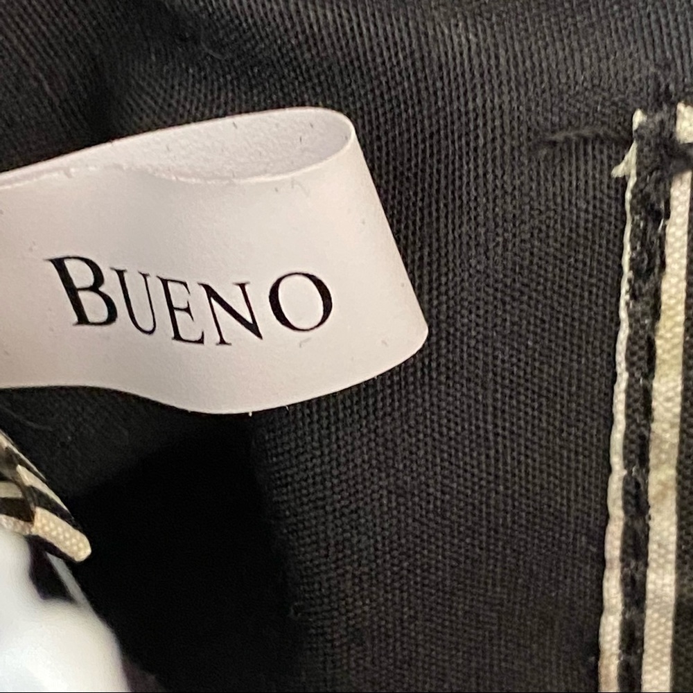 Bueno Woman Walking Dogs Shoulder Bag - Picture 4 of 11